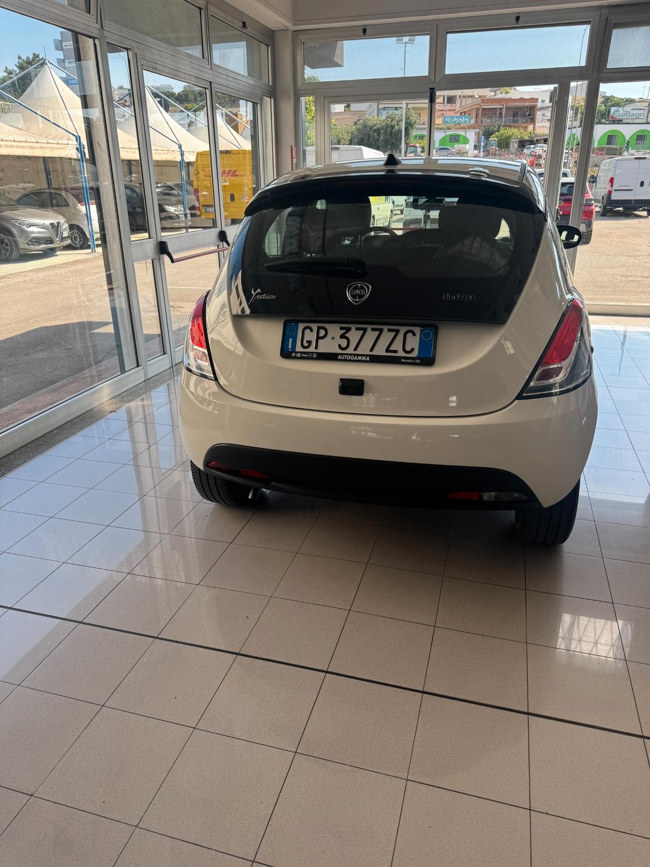 LANCIA YPSILON FULL OPTIONAL