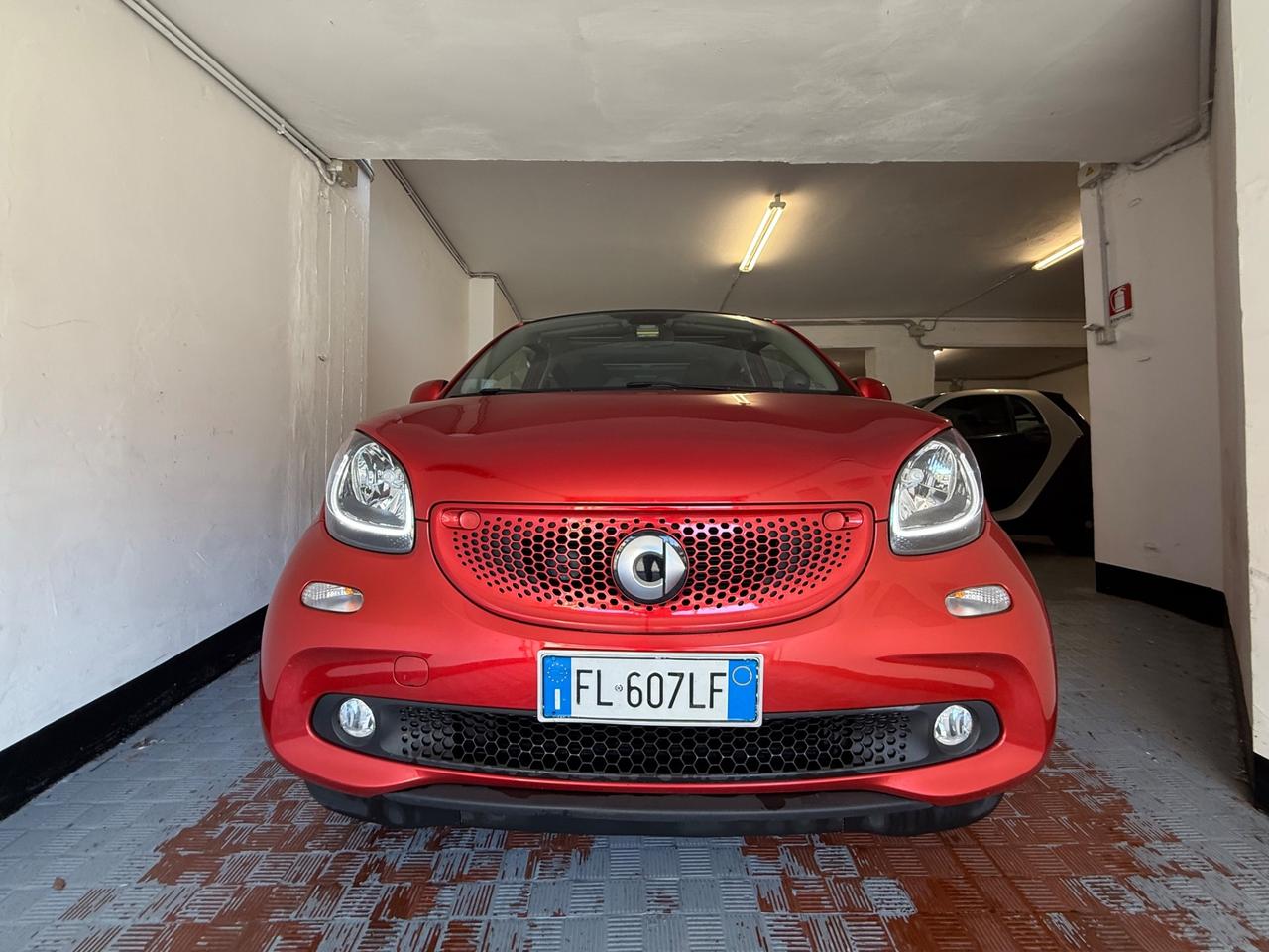 Smart ForFour 90 0.9 Turbo twinamic Nightview red