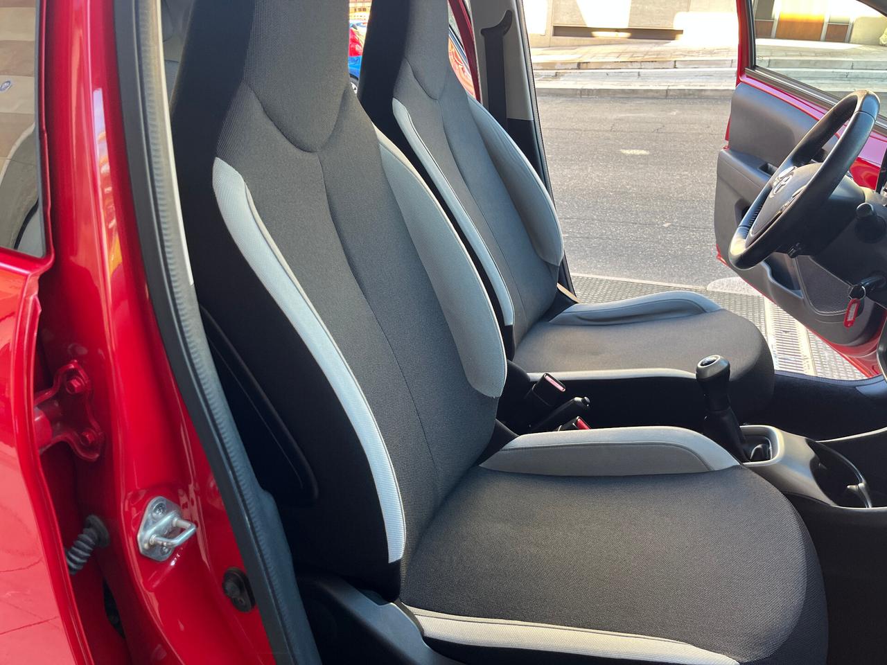 Toyota Aygo 1.0 VVT-i 69 CV 5 porte x-play