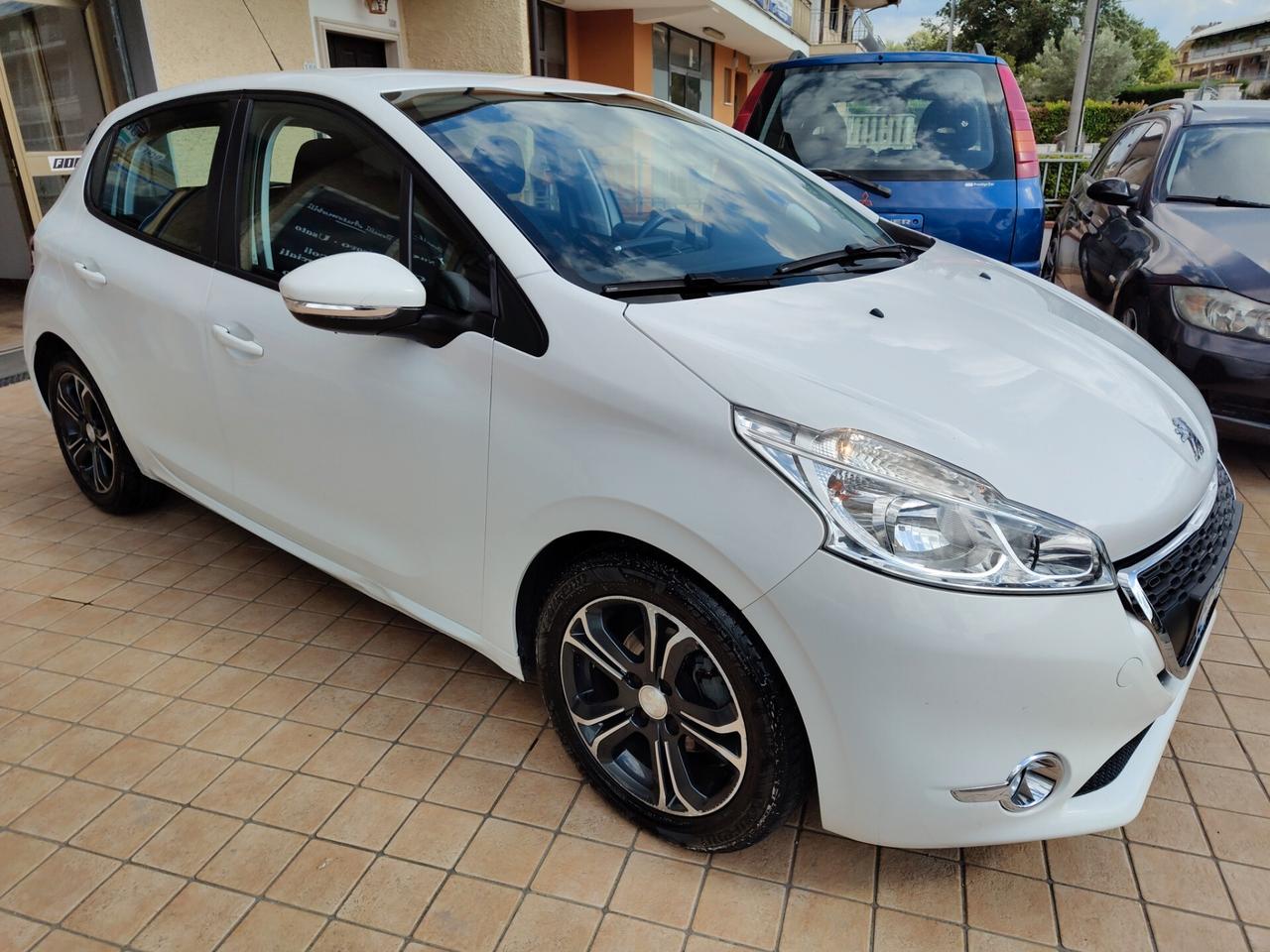 Peugeot 208 1.4 e-HDi 68 CV S&S robotizzato 5 porte Active