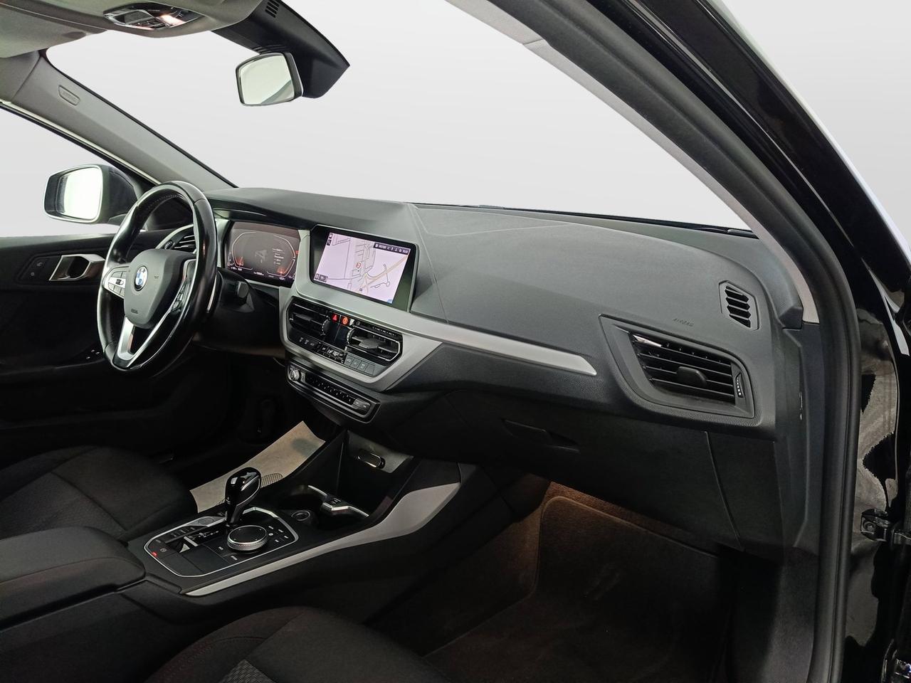BMW Serie 1 F40 - 118d Advantage auto