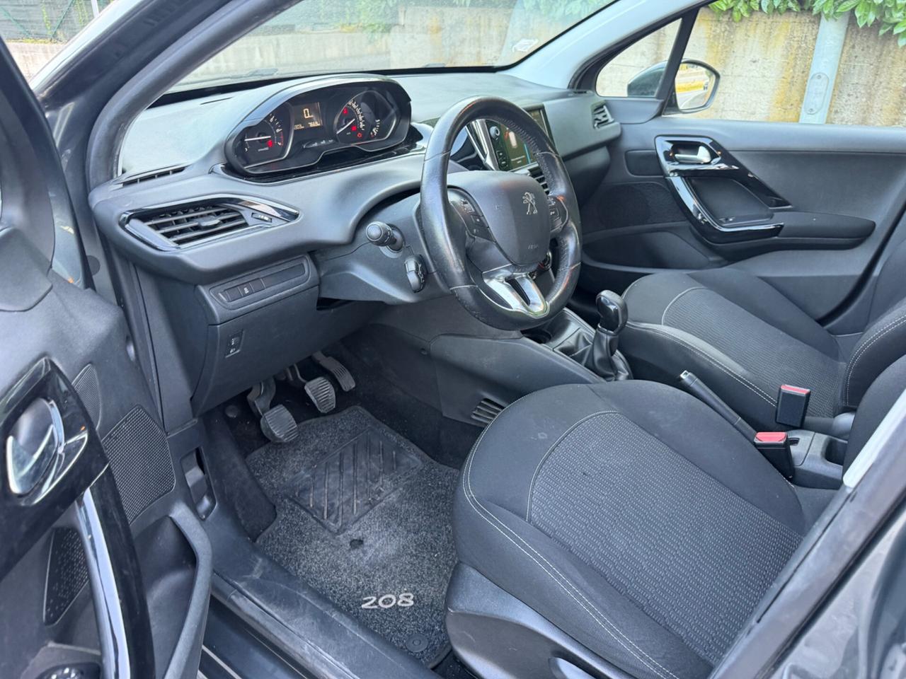 Peugeot 208 PureTech 82 5 porte Allure