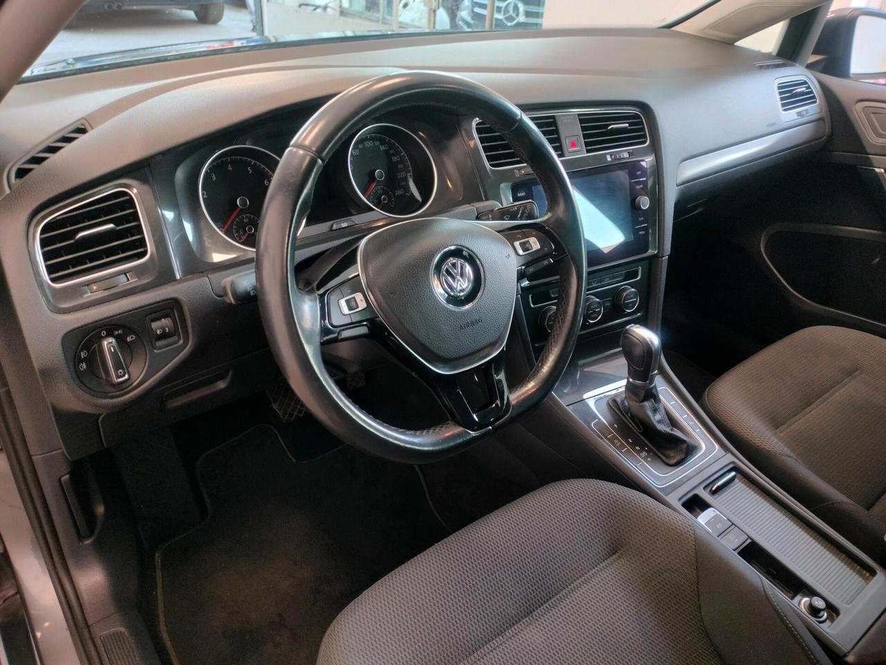 Volkswagen Golf 1.0 TSI 110 CV 5p. Business BlueMotion Technology