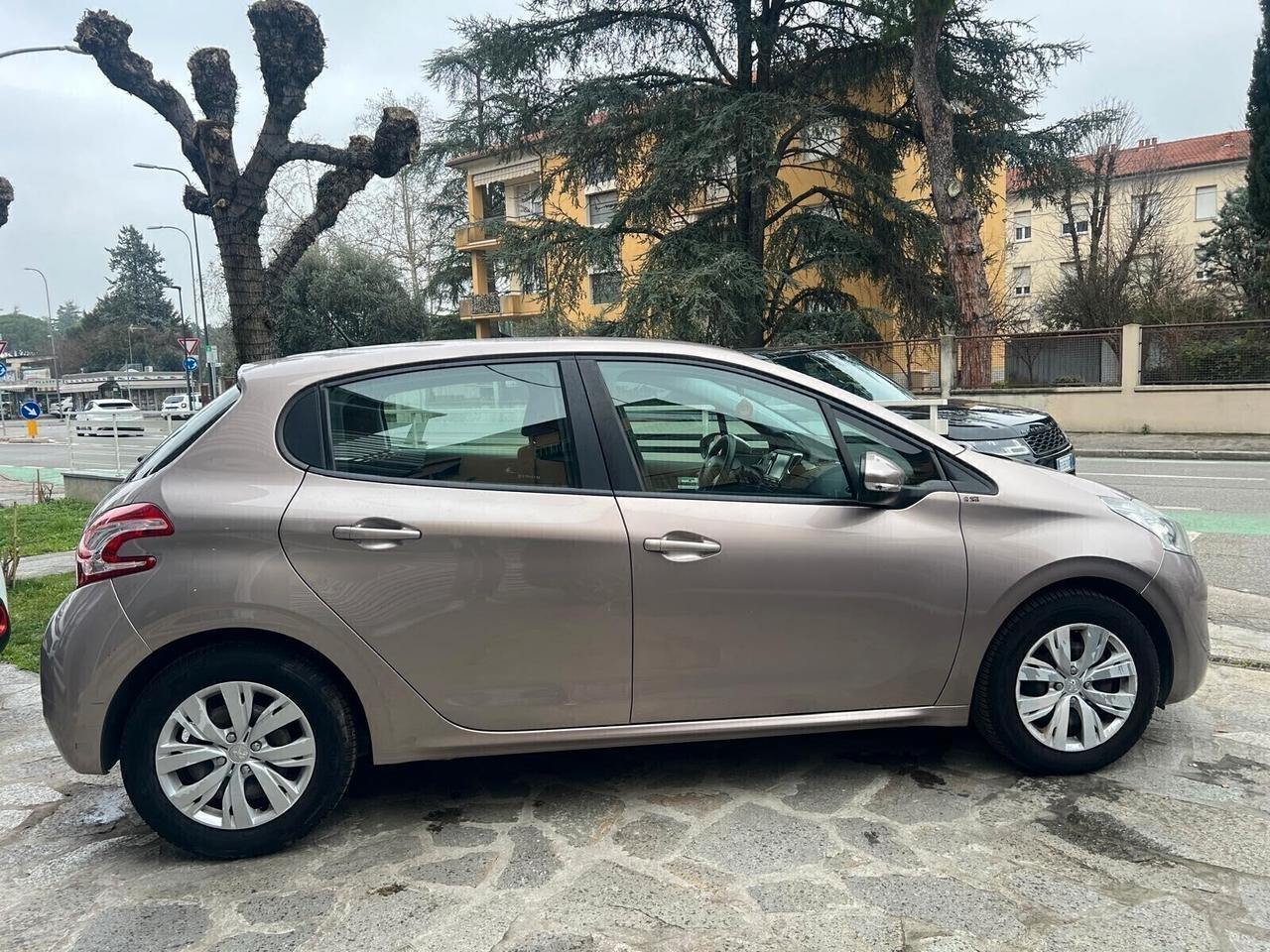 PEUGEOT 208 1.2 VTi 82cv 5p ACTIVE NEOPATENTATI