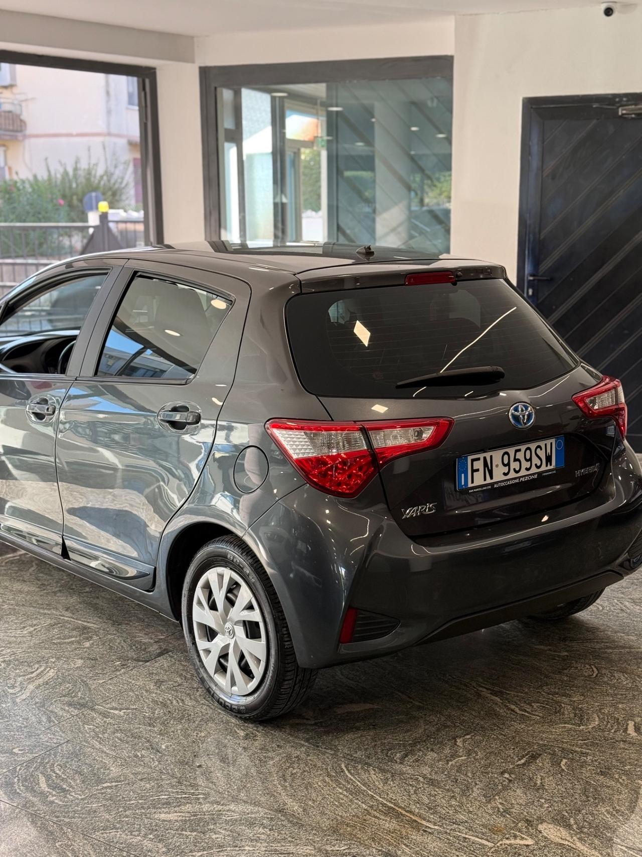 Toyota Yaris 1.5 Hybrid 5 porte Active