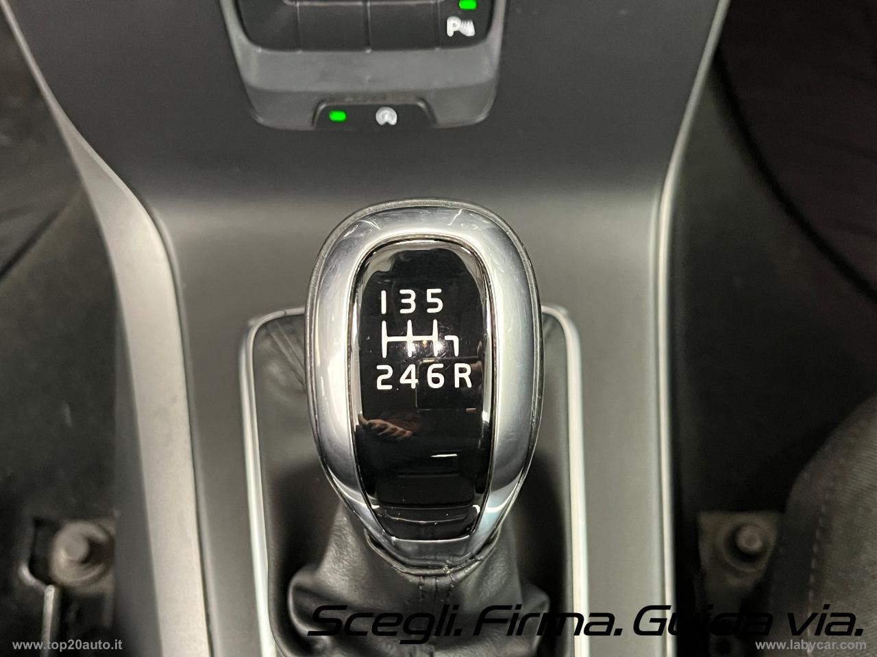 VOLVO V40 Cross Country D2 Kinetic|GANCIO TRAINO