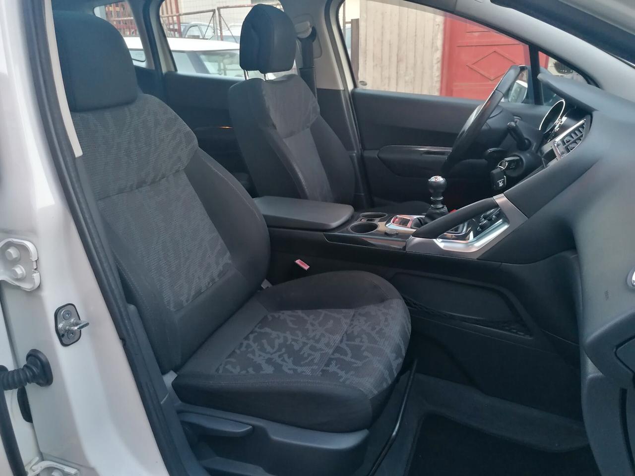 Peugeot 3008 1.6 HDi 110CV Tecno(full optional )