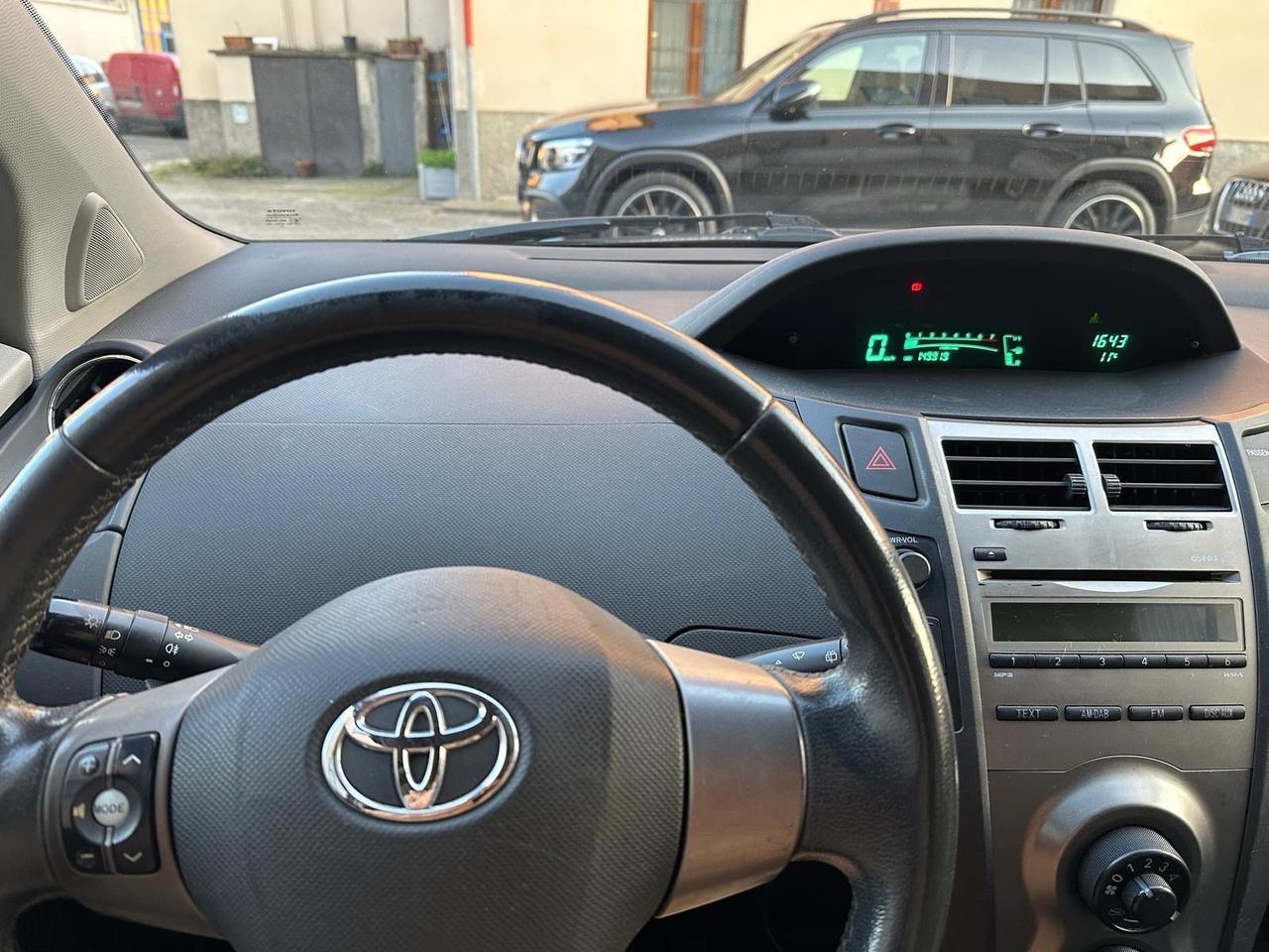 Toyota Yaris 1.3 5 porte Sol