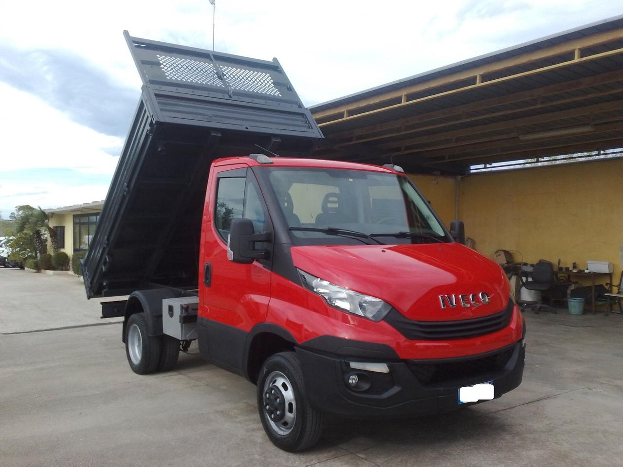 Iveco Daily 35c12 RIBALTABILE TRILATERALE - 2017