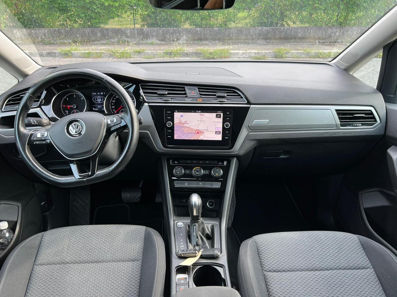 Volkswagen Touran 2.0 TDI 150 CV SCR DSG Business BlueMotion Technology