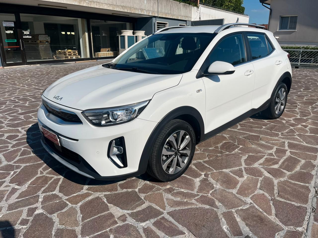 Kia Stonic 1.0 T-GDi 120 CV MHEV DCT Style Neopatentati