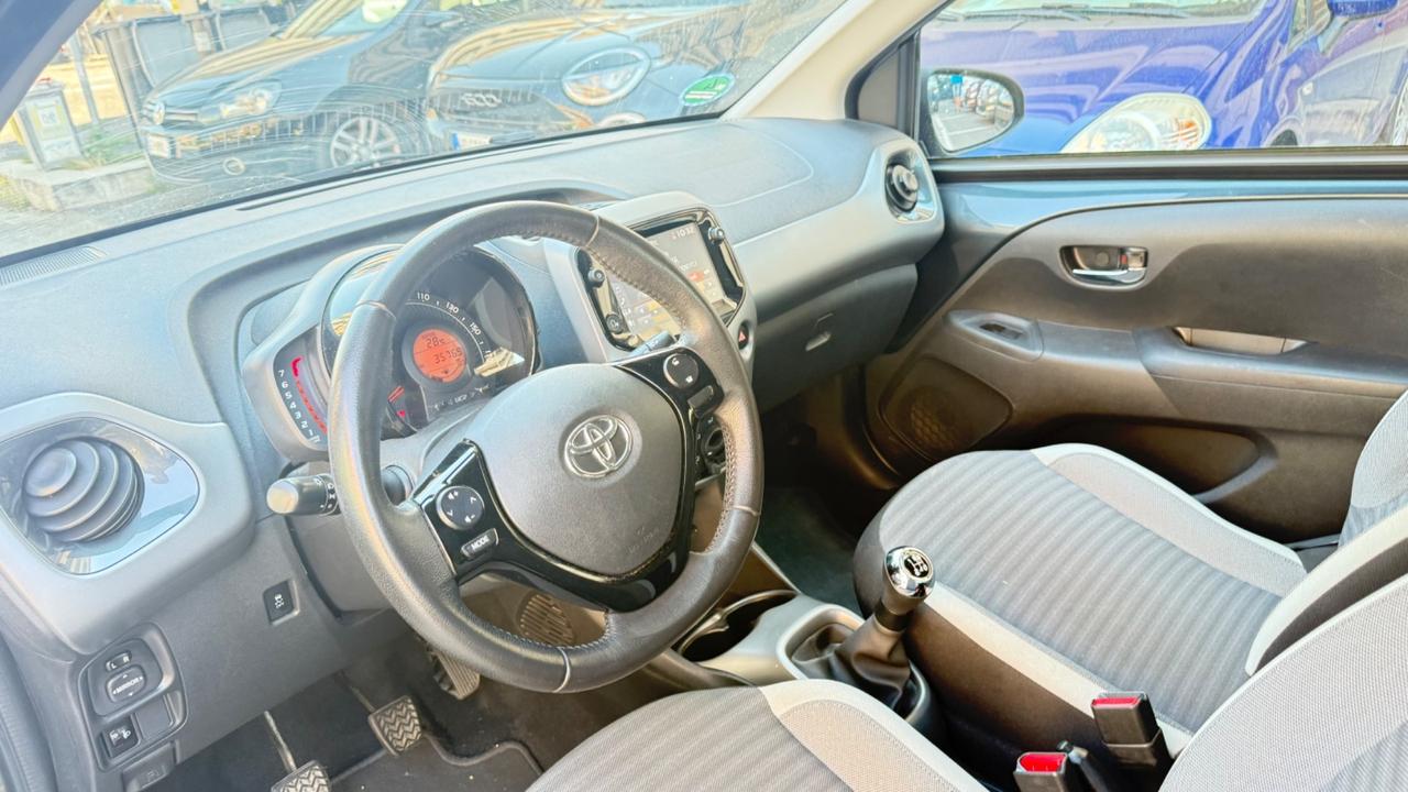 Toyota Aygo 1.0 VVT-i 72 CV 5 porte x-play LED NAVI CAR PLAY KAMER PDC BLUETOOTH CERCHI 16