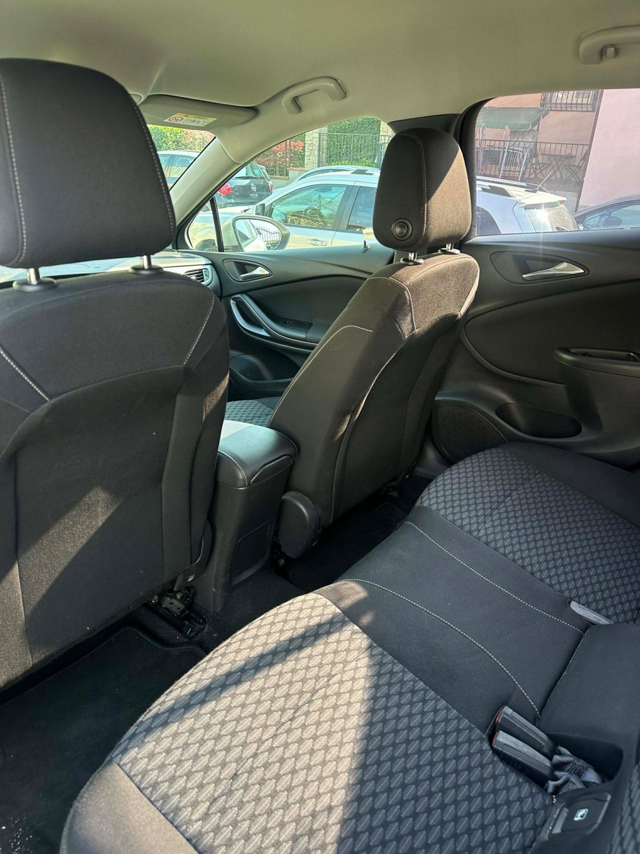 Opel ASTRA 1.6 CDTi FULLOPT KMCERT UNICOPR