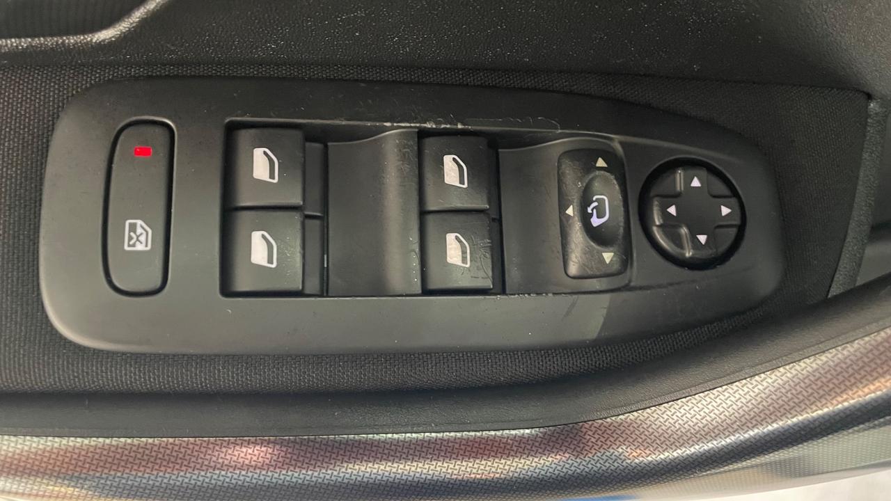 Peugeot 2008 1.6 e-HDi 115 CV Stop&Start Allure