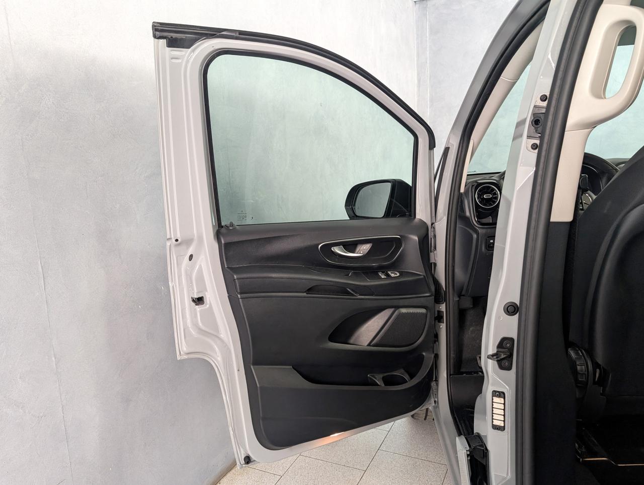 Mercedes-Benz vito iii vito furgone 114 cdi compact select 9g-tronic 114 cdi compact 9G-tronic Mixto Select 5 Posti