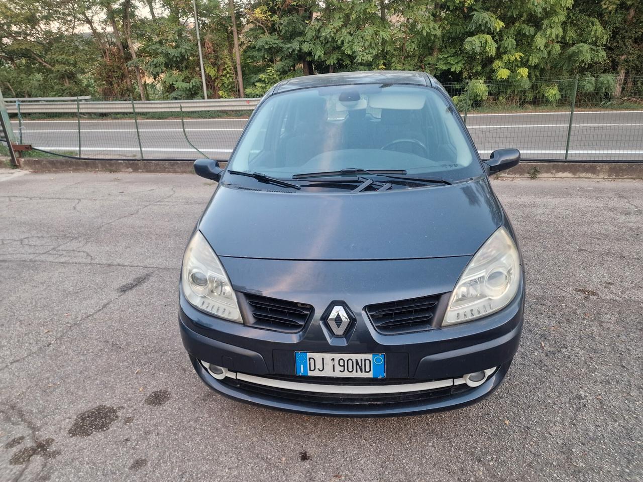 Renault Scenic Grand Scénic 1.9 dCi/130CV PlayStation Portable