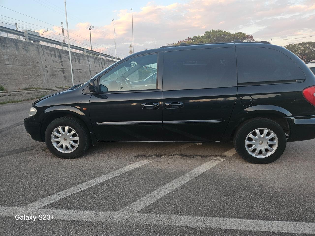 Chrysler Voyager 2.5 CRD cat LX Leather