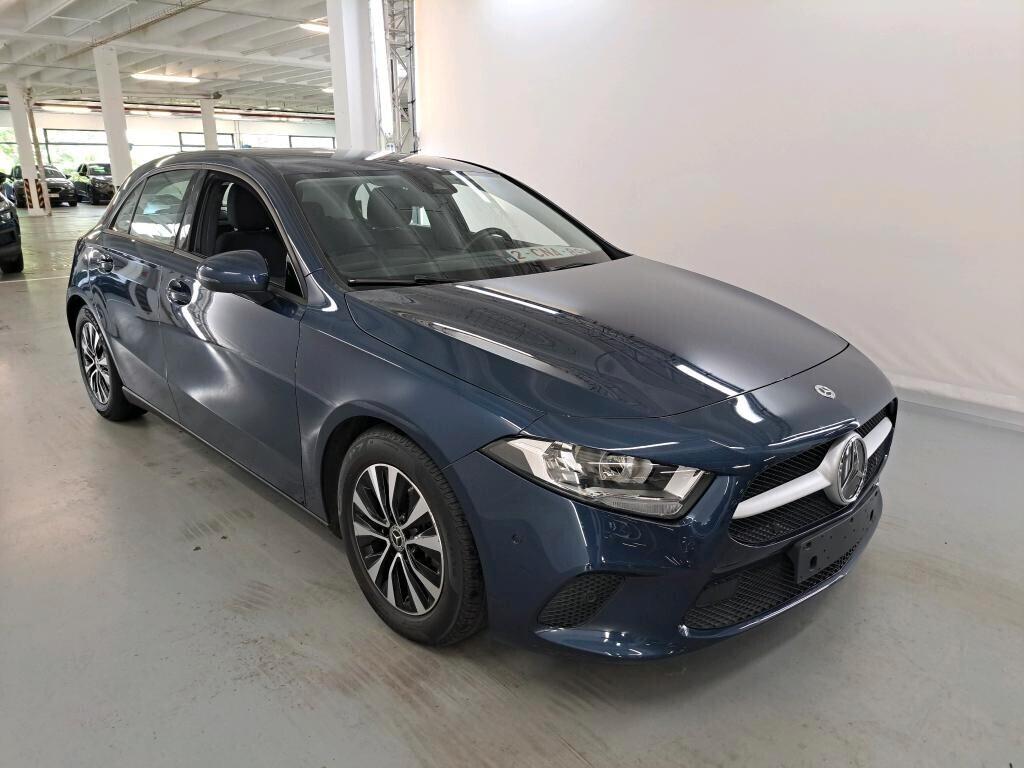 MERCEDES-BENZ A 180D 116CV 6M. BUSINESS SOLUTION ( CRUISE - NAVI - PARK ASSIST )