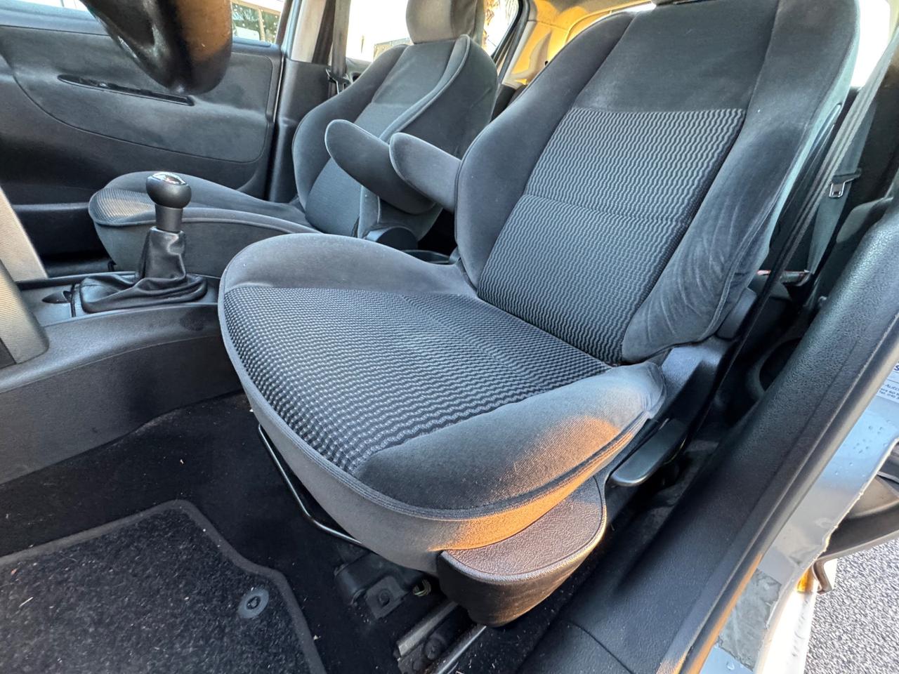 PEUGEOT 207 1.4 HDI NEO PATENTATI 1 PRO 12 MESI DI GARANZIA