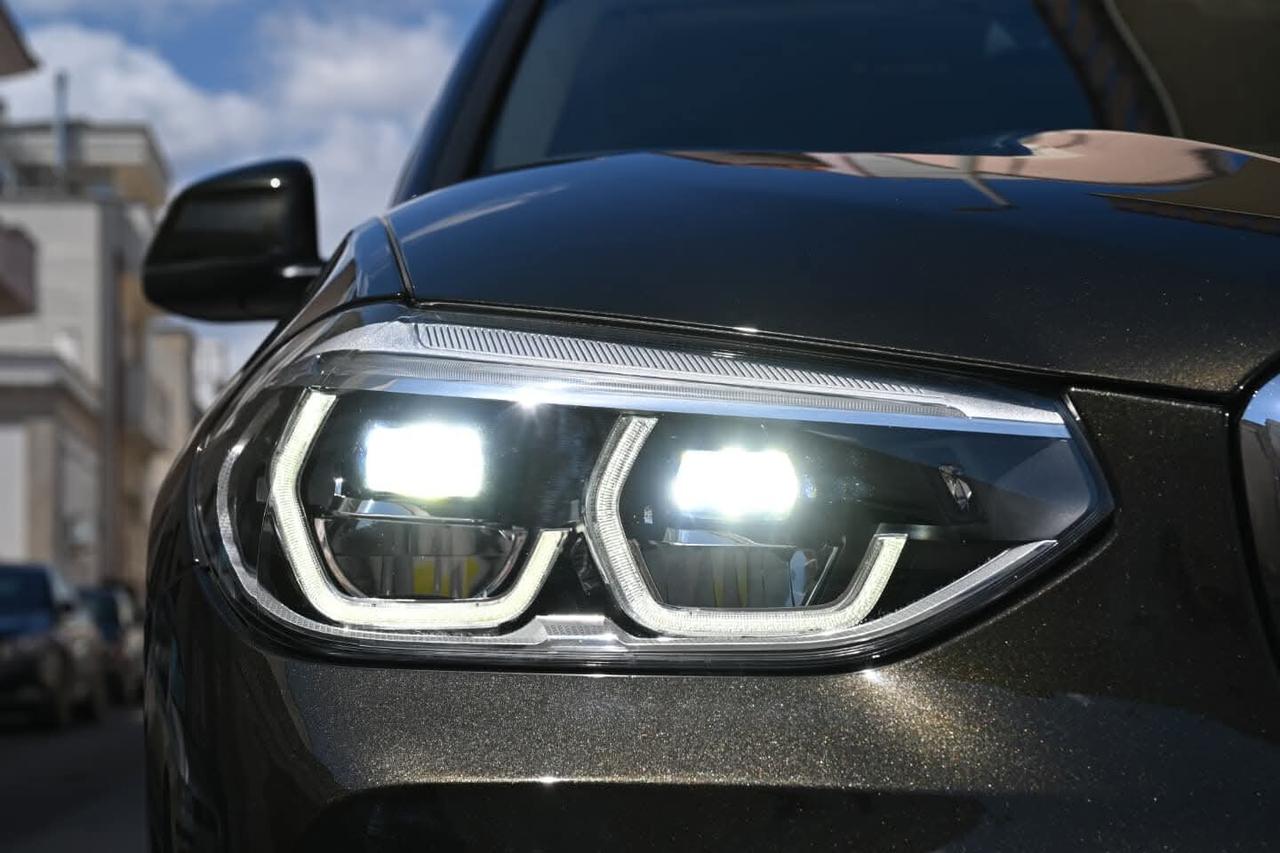 Bmw X3 xDrive20D Advantage FULL Led