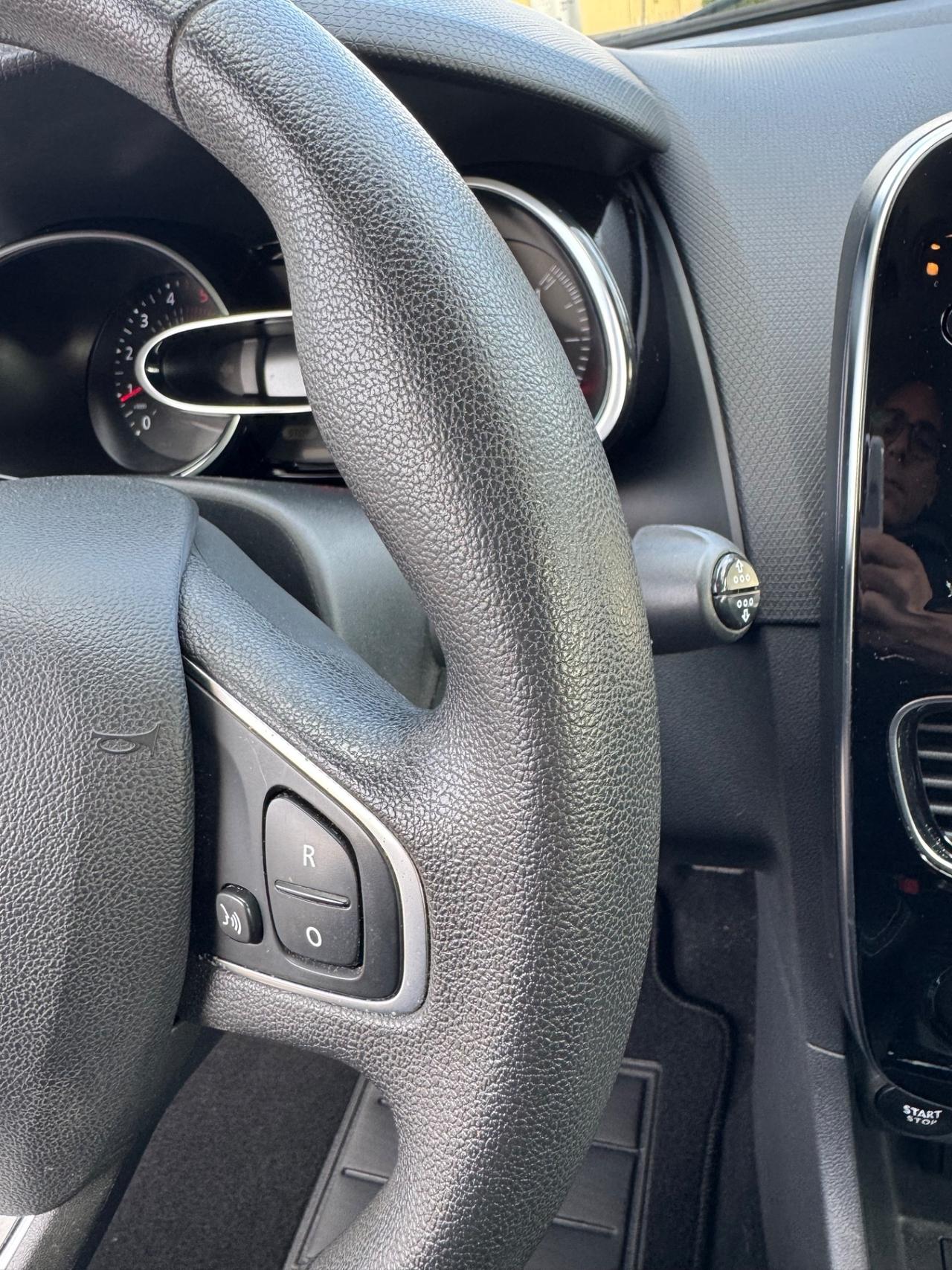 Renault Clio 1.5 dCi FARI FULL LED