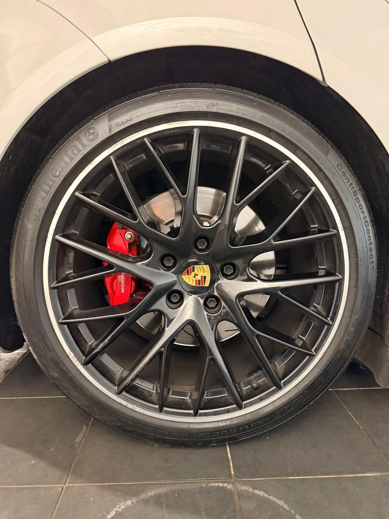 Porsche Panamera 4.0 GTS CHRONO
