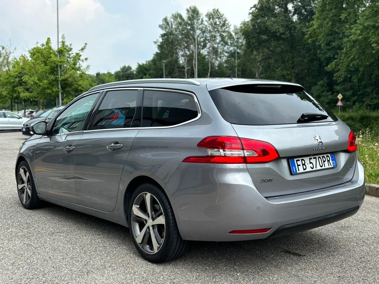 Peugeot 308 BlueHDi 120 S&S EAT6 SW Allure