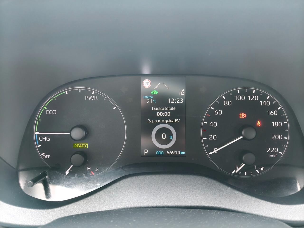 Mazda Mazda2 Hybrid 1.5 VVT e-CVT Full Electric Agile YARIS