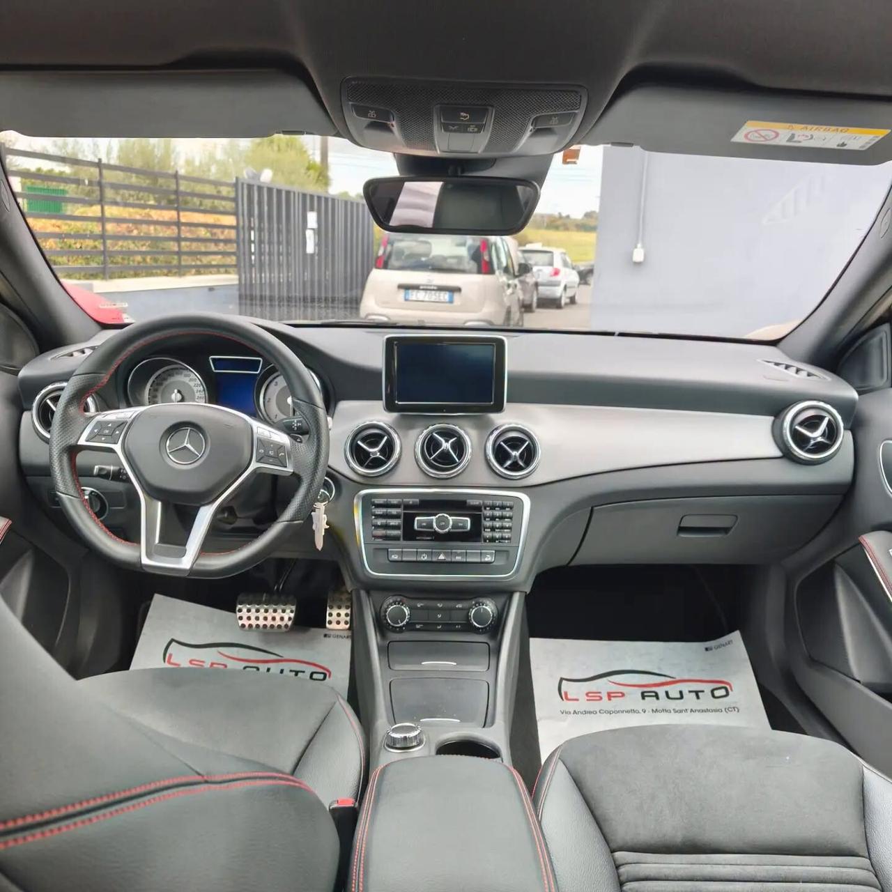 Mercedes-benz GLA 200 4matic PREMIUM AMG NIGHTPACK KM CERTIFICATI