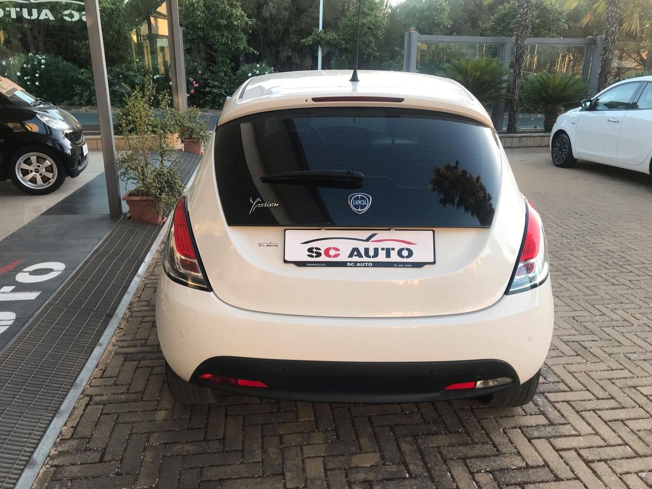Lancia Ypsilon 1.2 69 CV 5 porte S&S Gold