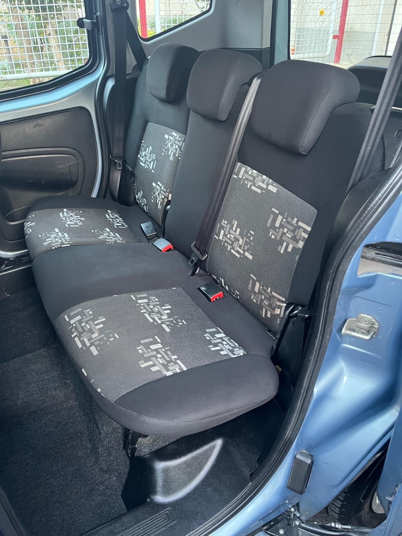 FIAT QUBO FULL OPTIONAL CON I POSTI 2015