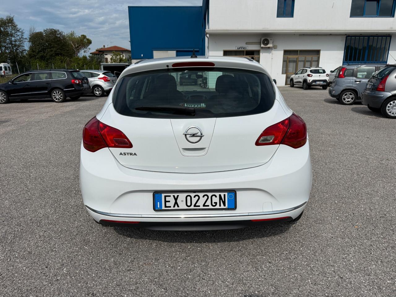 Opel Astra 1.4 100CV 4 porte Elective