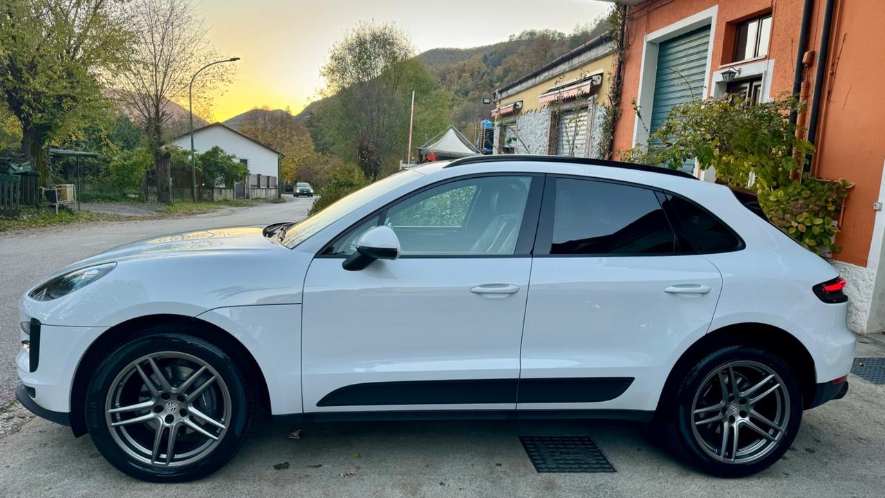 Porsche Macan 2.0 tetto pelle navi