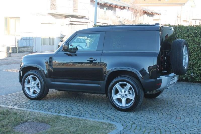 Land Rover Defender 3.0 D6 200 90 SE AWD auto.