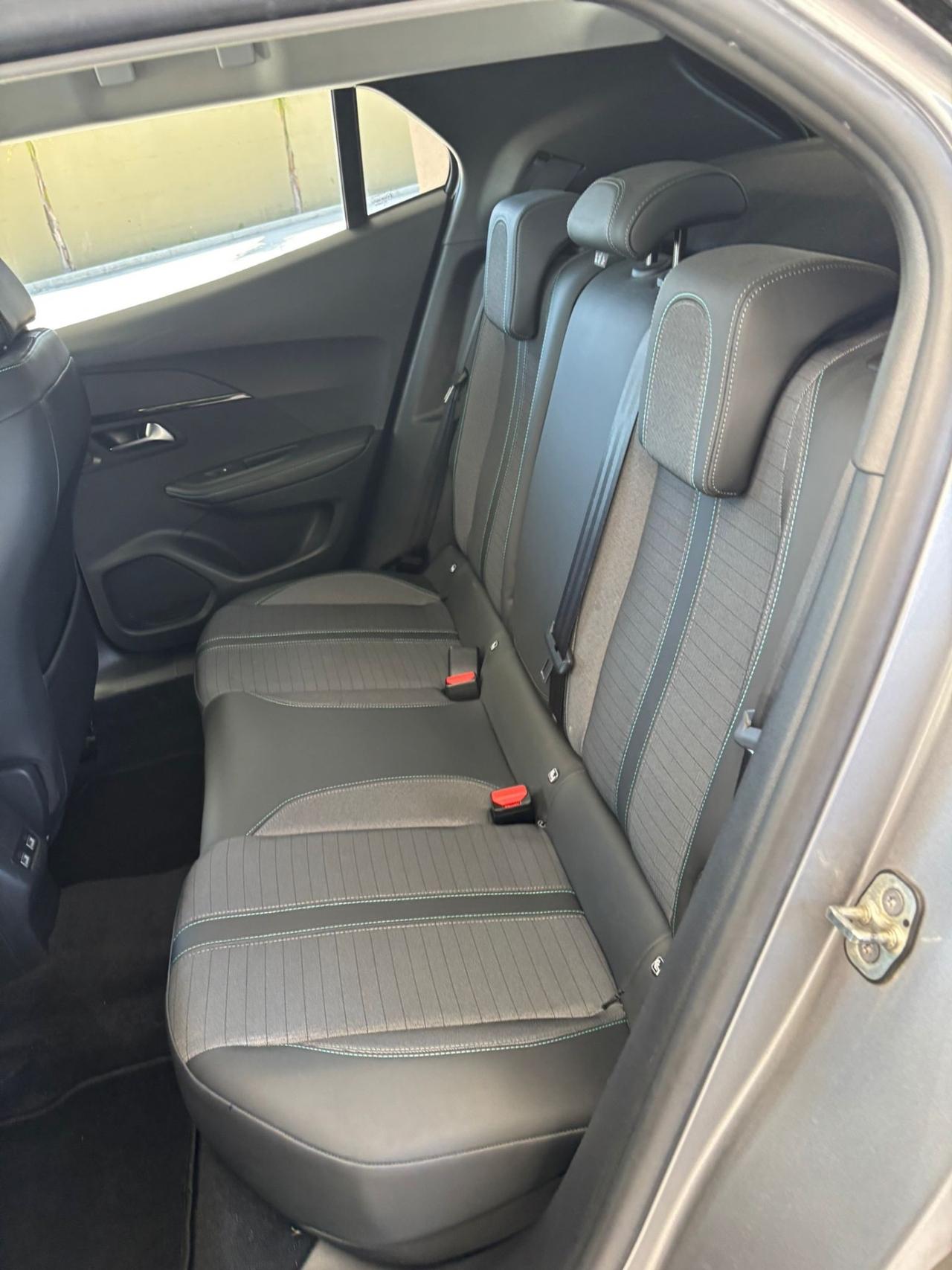 Peugeot 2008 BlueHDi 130 S&S EAT8 Allure \\1