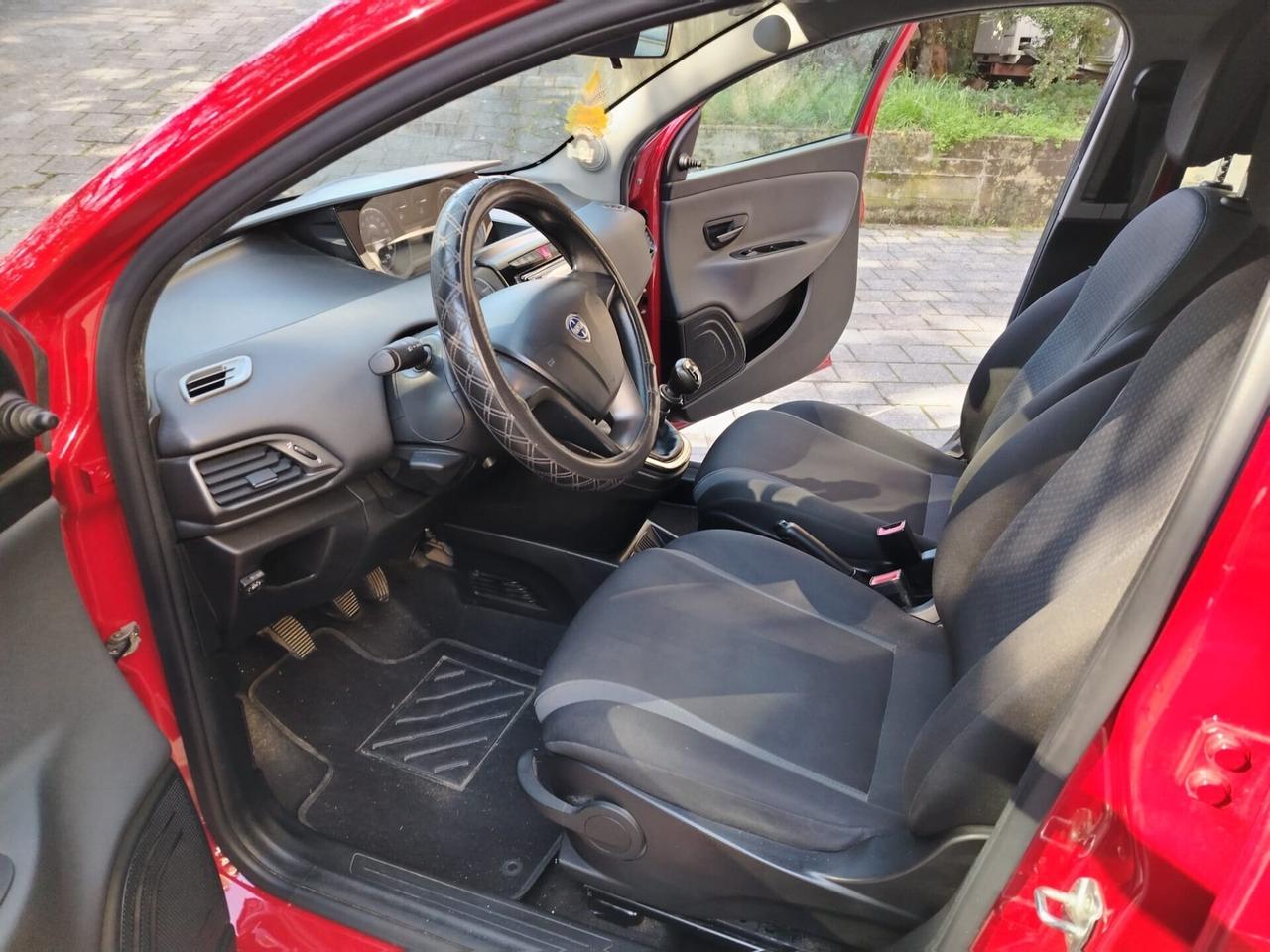 Lancia Ypsilon 1.2 69 CV 5 porte GPL Ecochic Gold