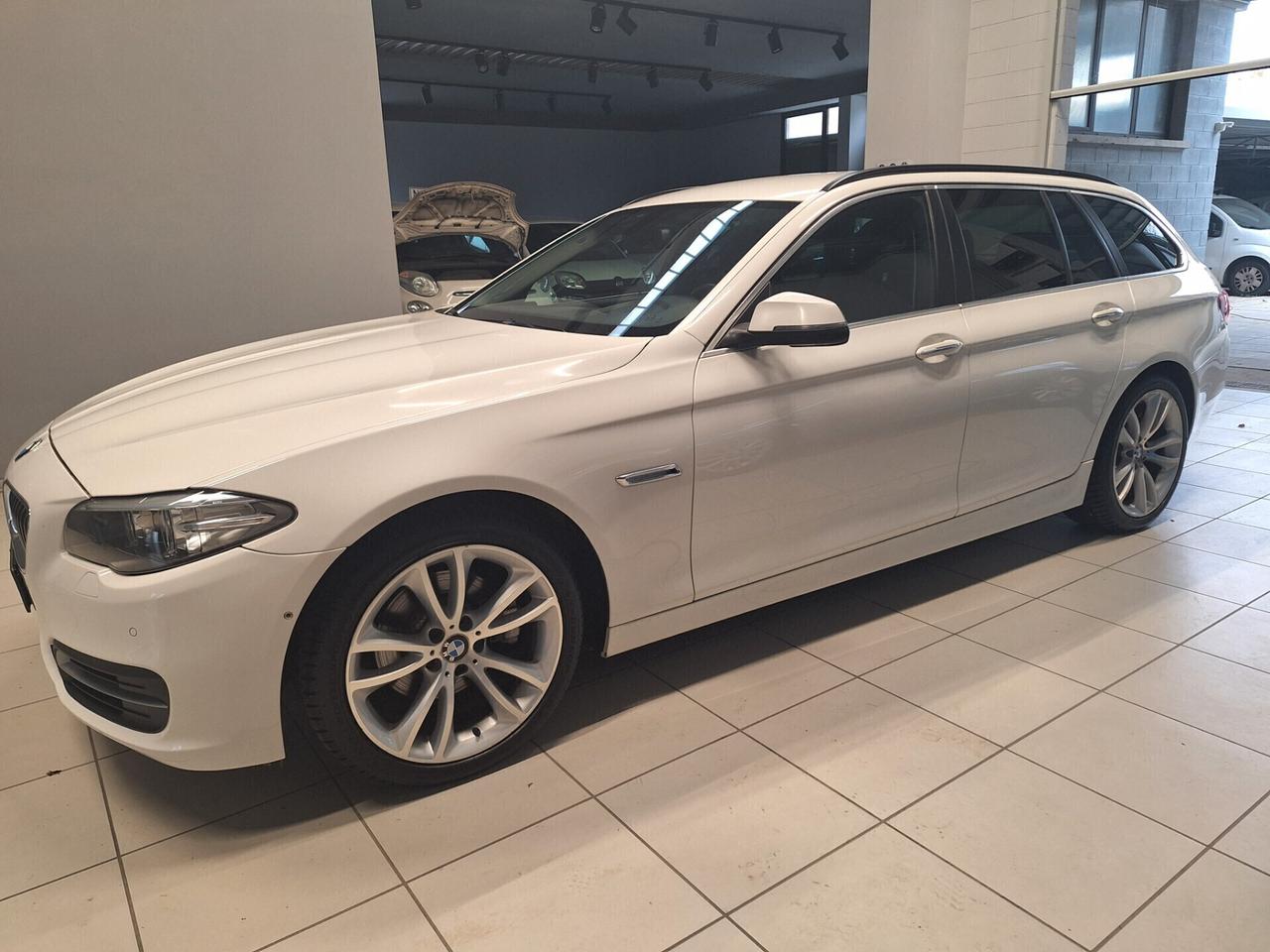 Bmw 520 520d xDrive Touring Luxury