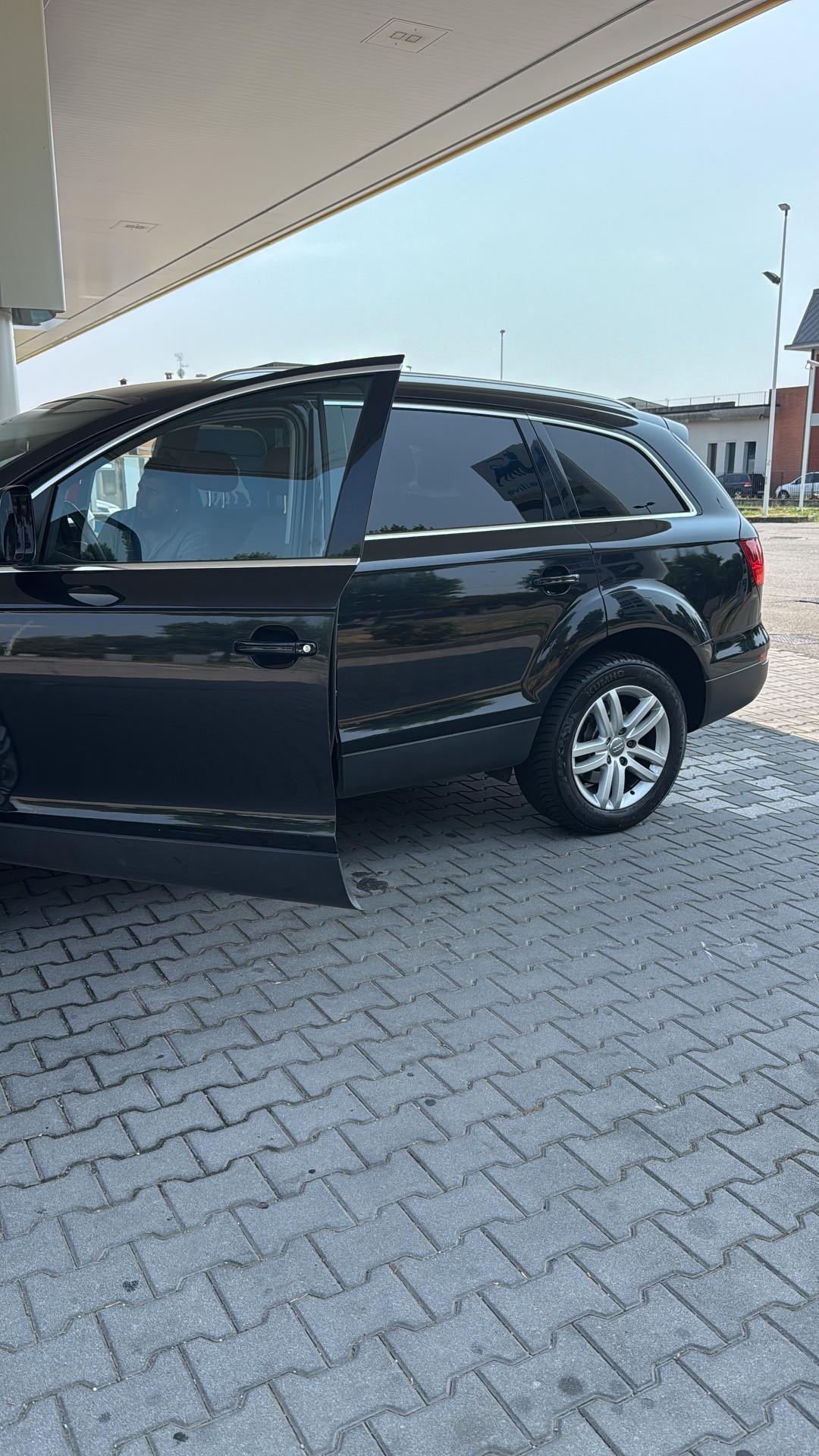 Audi Q7 3.0 V6 TDI 233CV quattro tiptronic