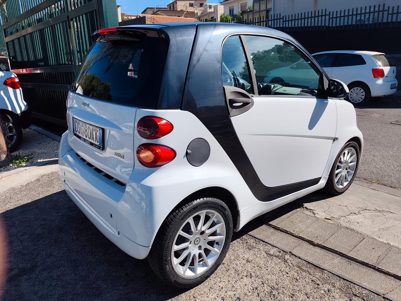 Smart ForTwo 1000 52 kW MHD coupé pure