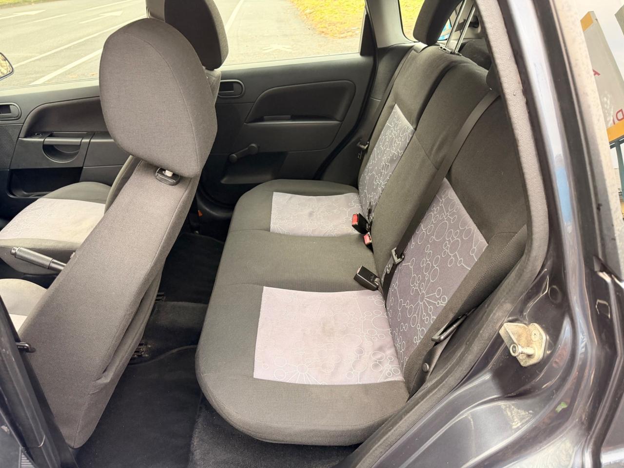 Ford Fiesta 1.2 Benz 5p. Ghia 2007