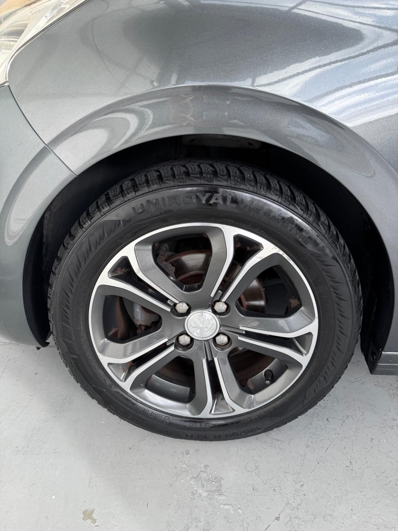 Peugeot 208 1.4 HDi 68 CV 5 porte Active