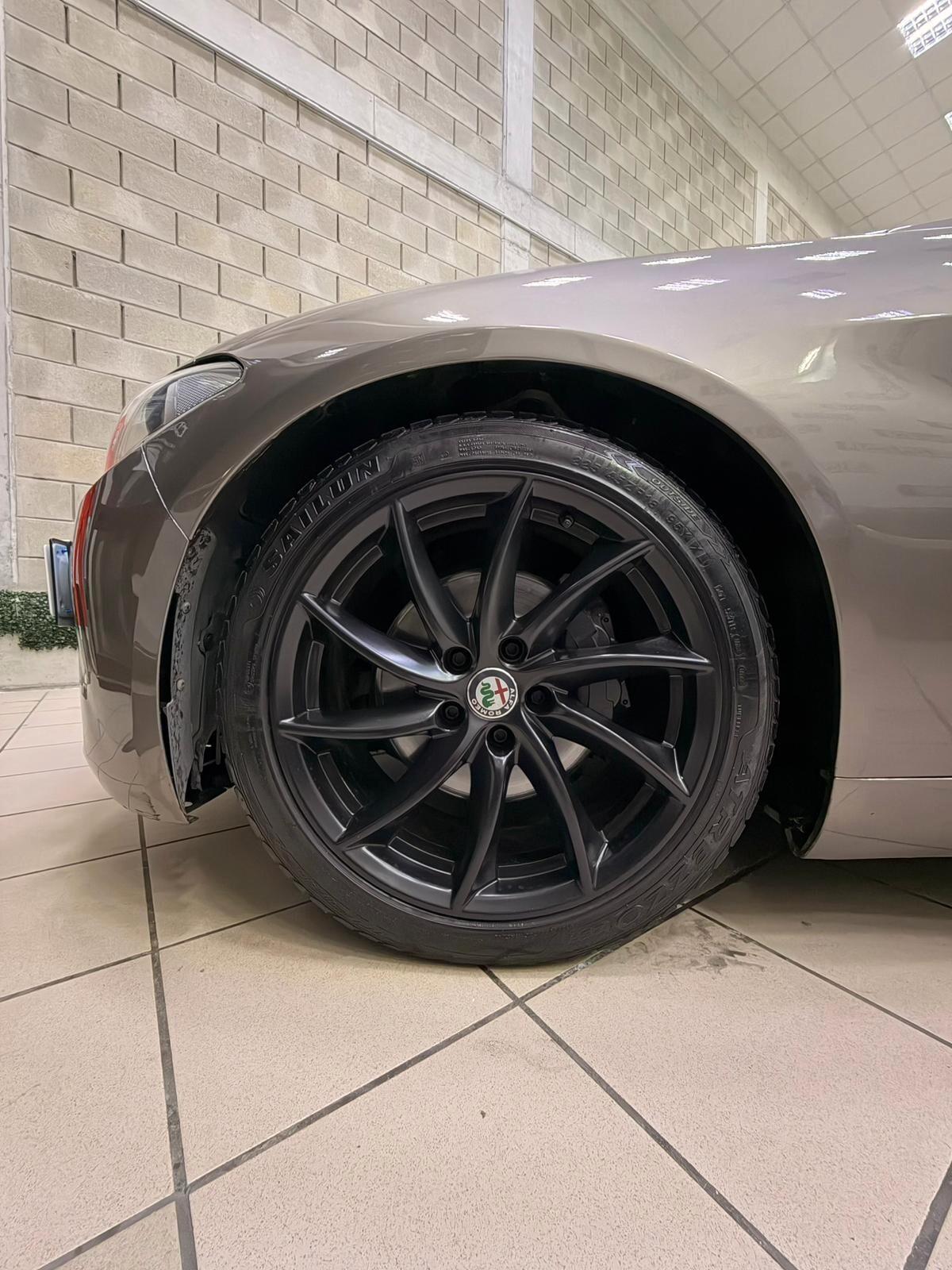 Alfa Romeo Giulia 2.2 180 CV AT8 - IVA ESPOSTA