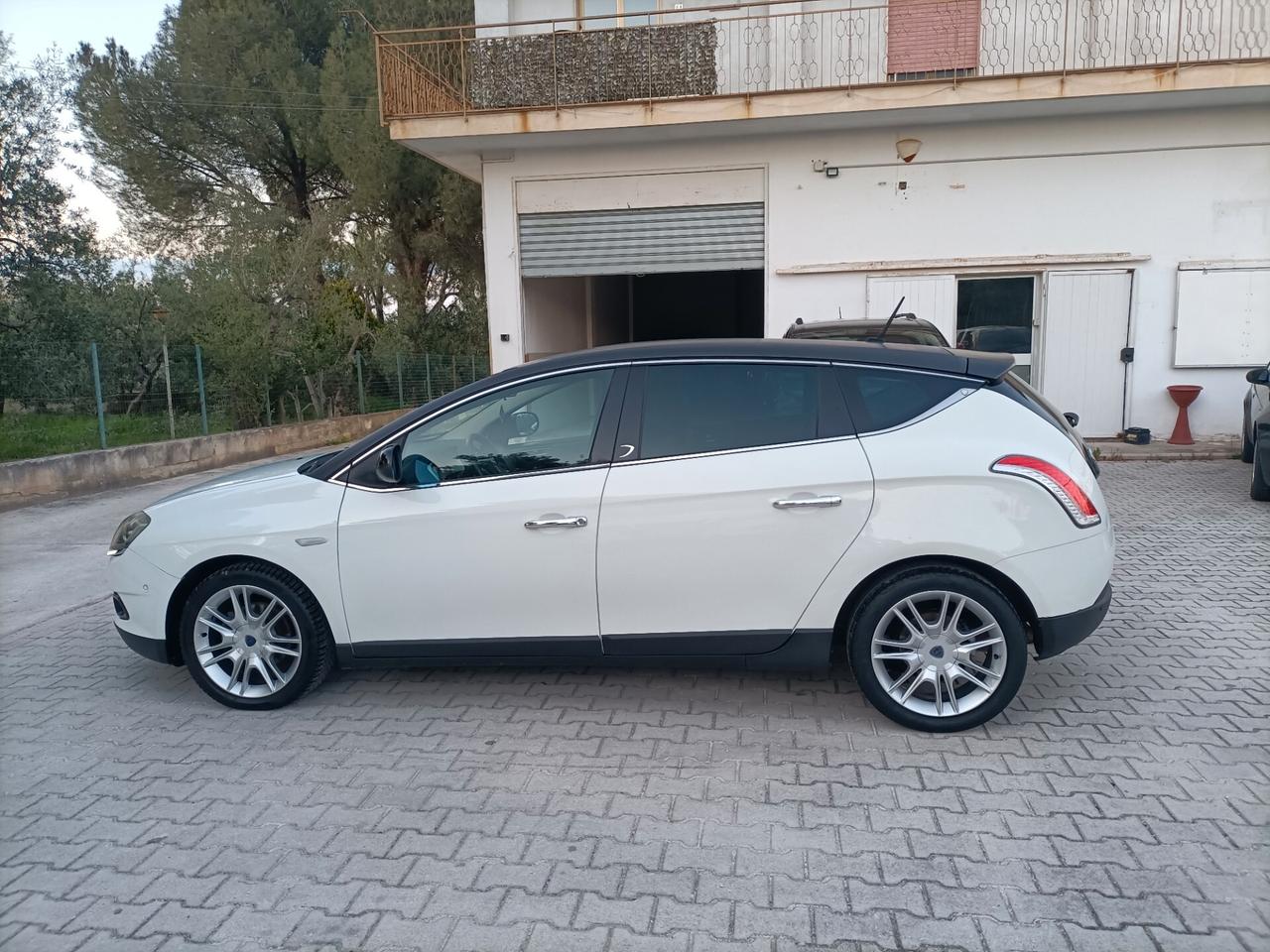 Lancia Delta 1.4 T-Jet 120 CV Platino Ecochic GPL