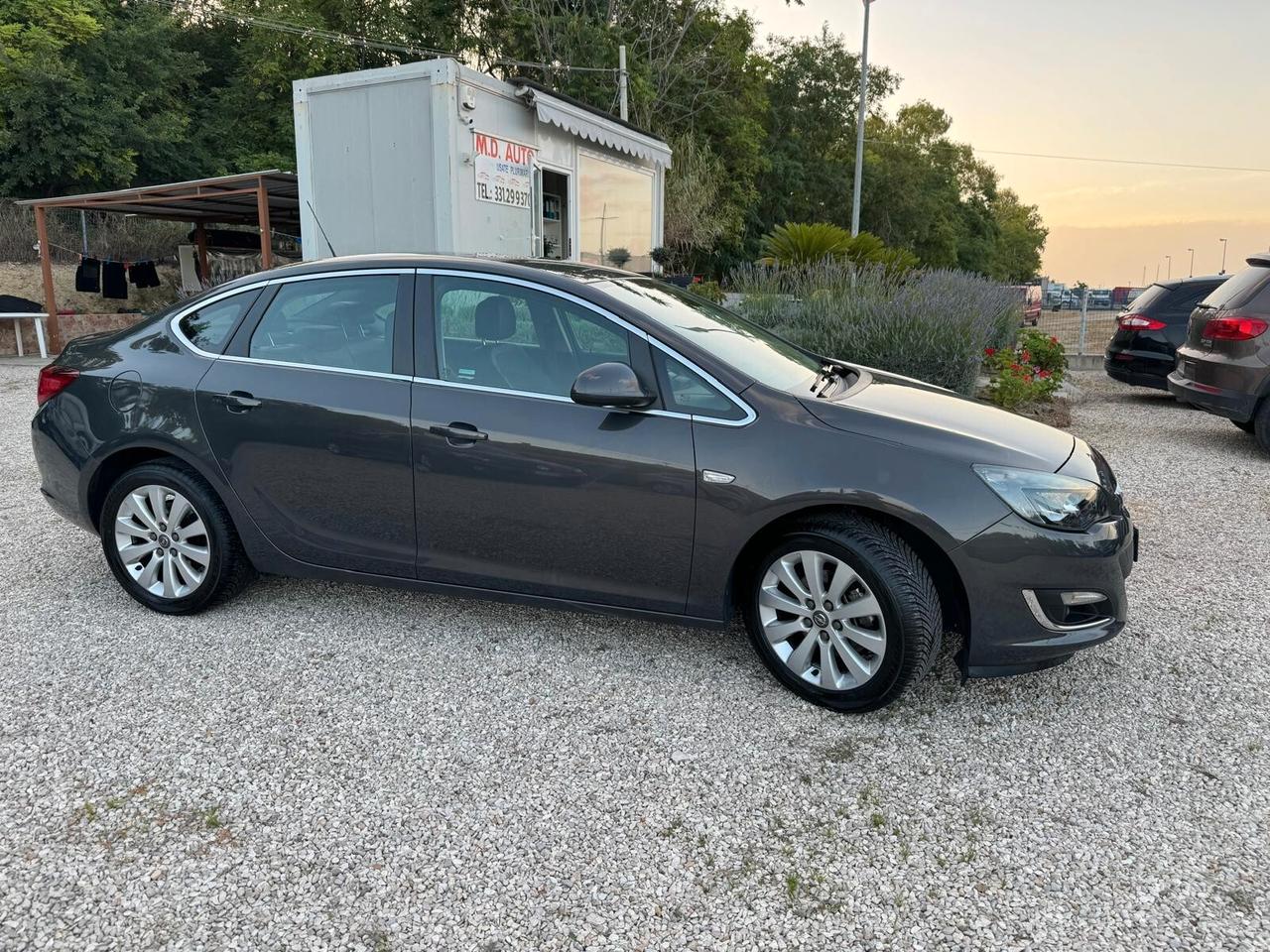 Opel Astra 1.7 CDTI 130CV 2014 GARANZIA