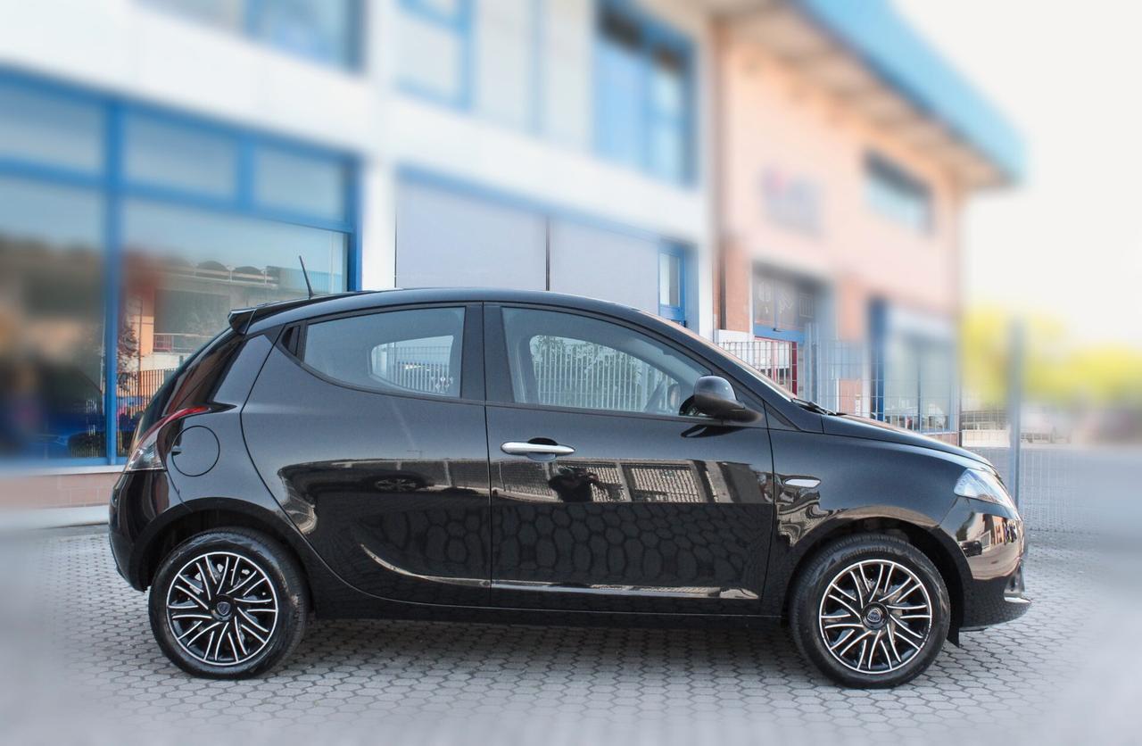 Lancia Ypsilon 1.0 FireFly 5 porte S&S Hybrid Gold Plus-OK NEOPATENTATI