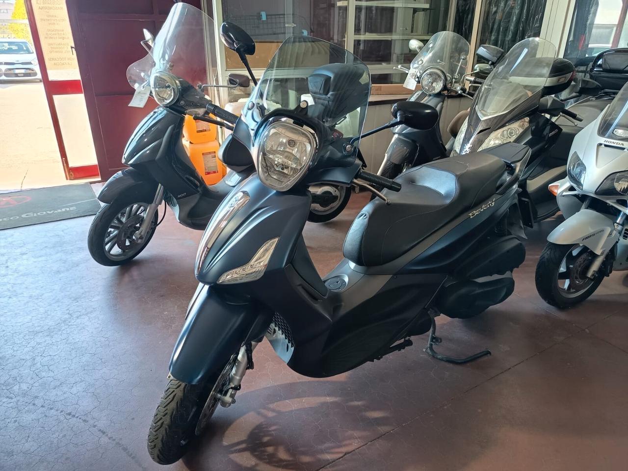 Piaggio Beverly 350