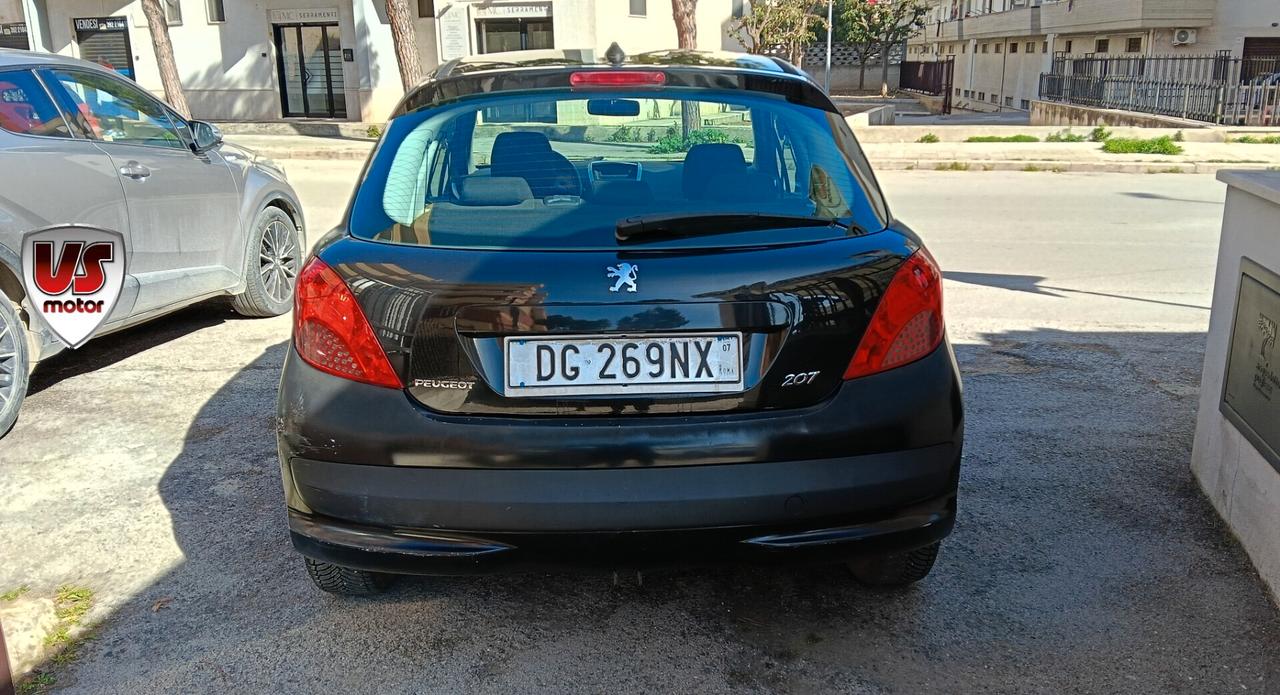 PEUGEOT 207 1.4 BENZ-2007