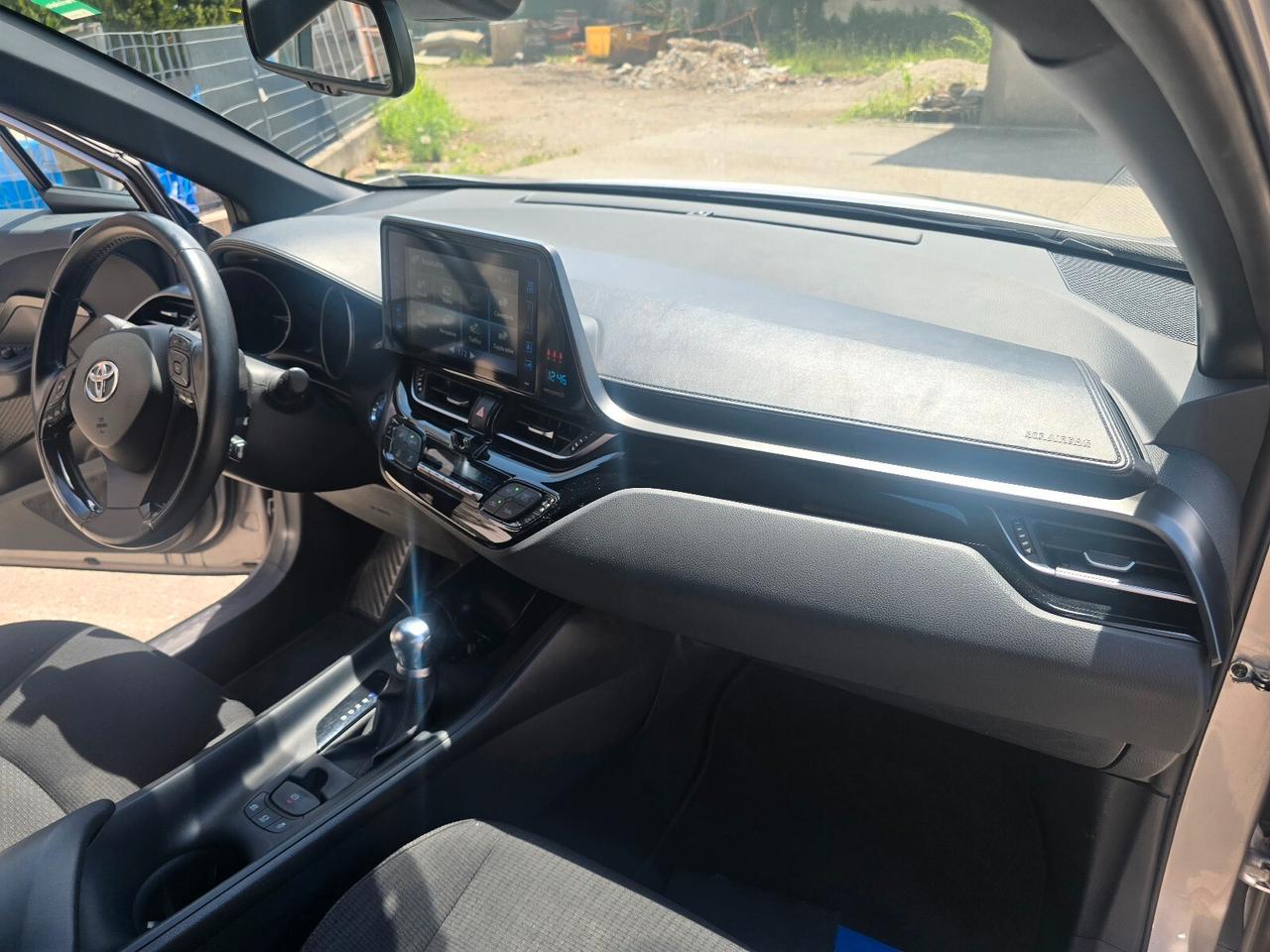 Toyota C-HR 1.8 Hybrid E-CVT Business