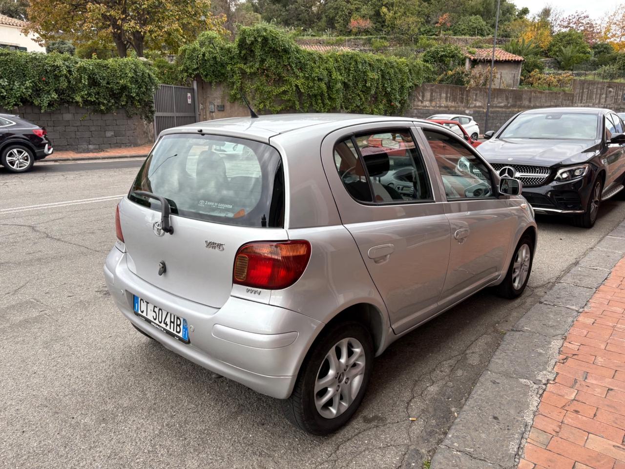 Toyota Yaris 1.3i 16V cat 5 porte Sol