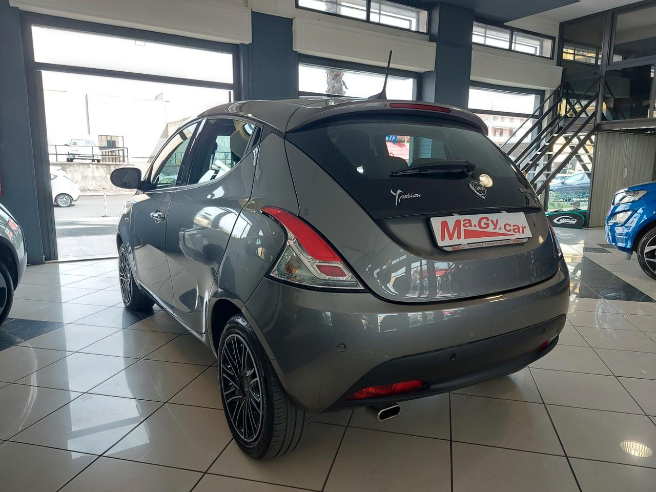 Lancia Ypsilon 1.0 FireFly Hybrid Ecochic Gold